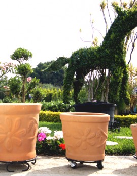Base de herreria circular con flor, con ruedas